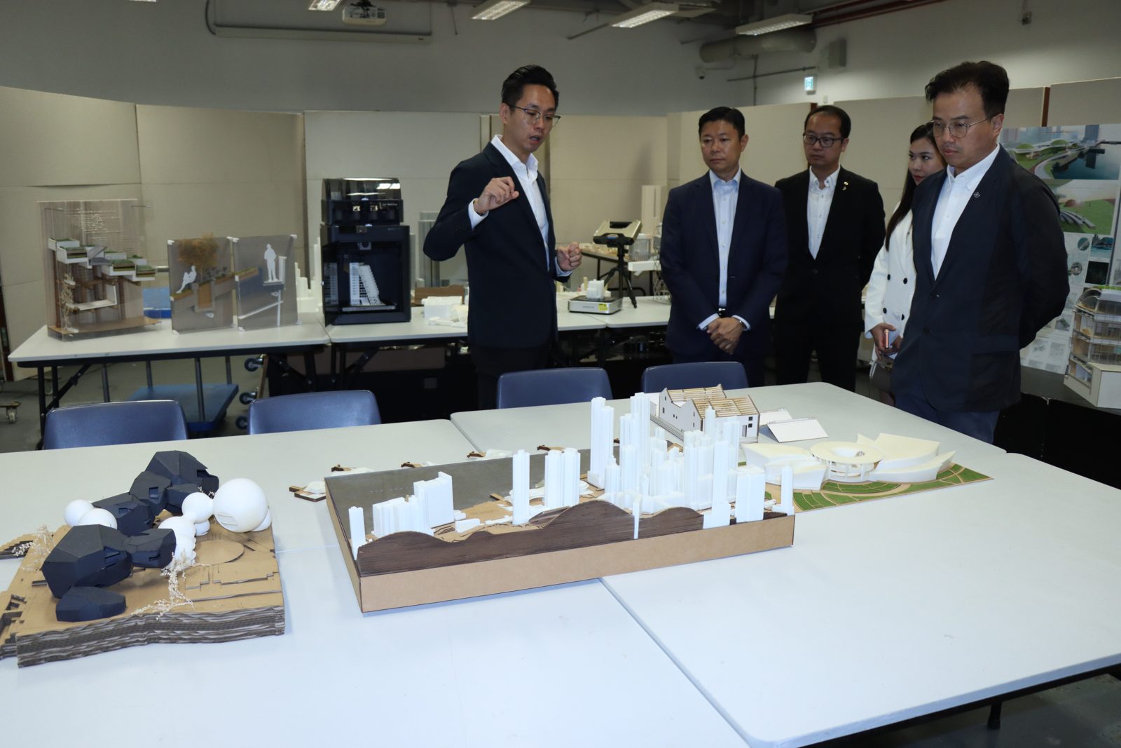 Architecture Lab visit and model briefing